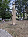 wikimedia_commons=File:20220809 xl 041558670 „Generationenpyramide" von Bildhauer Wolfgang Anlauf im Park am Bahnhof in Neuenhagen bei Berlin.jpg