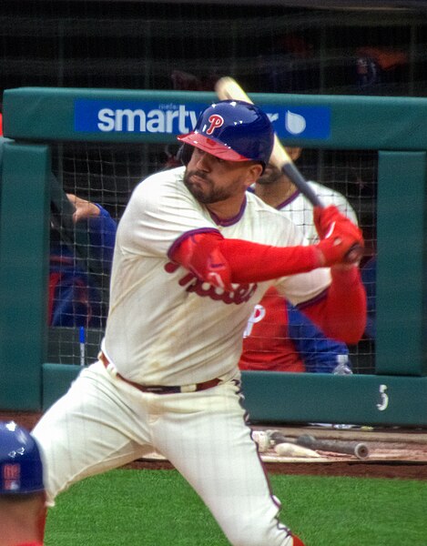 File:2023-04-08 kyle schwarber swinging.jpg