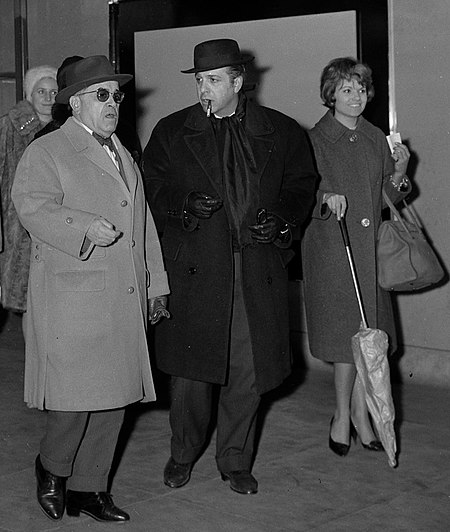 21.02.1962. L.Izar acceuille R.Manuel et J.Charon (1962) - 53Fi2966 (cropped).jpg