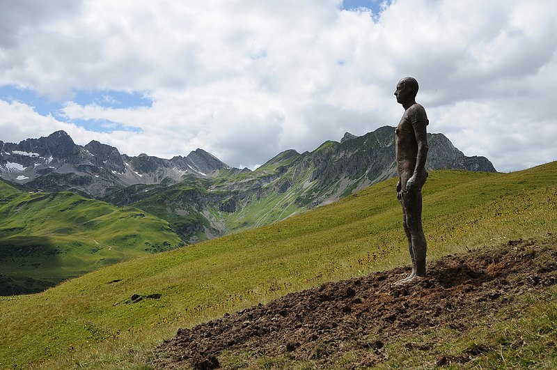 File:ANTONY GORMLEY Monzabonalpe 12.JPG