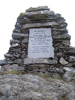 A better view of the airplane crash memorial - geograph.org.uk - 180394