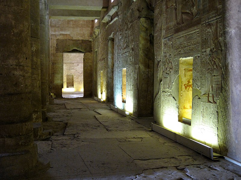 File:Abydos Tempel Sethos I. 36.JPG