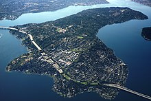 Aerial photo of Mercer Island, Washington.jpg