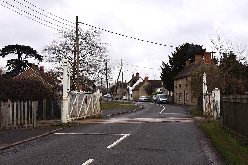 File:Ambrosden Level Crossing - geograph.org.uk - 1744227.jpg