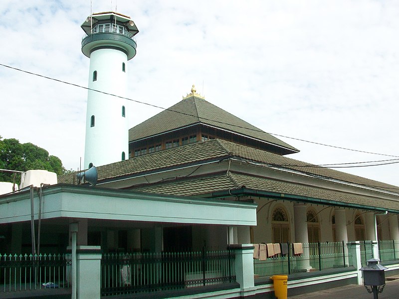 File:Ampel Mosque in 2008.jpg