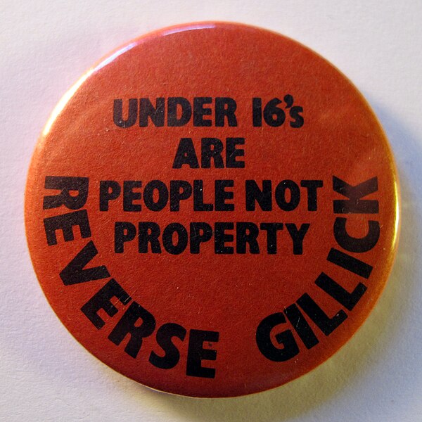 File:Anti-Victoria Gillick campaign badge, 1985.jpg