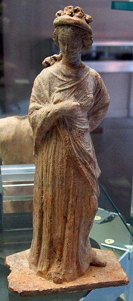 File:Arte greca, statuetta di ragazza, da taranto, III sec. ac.JPG