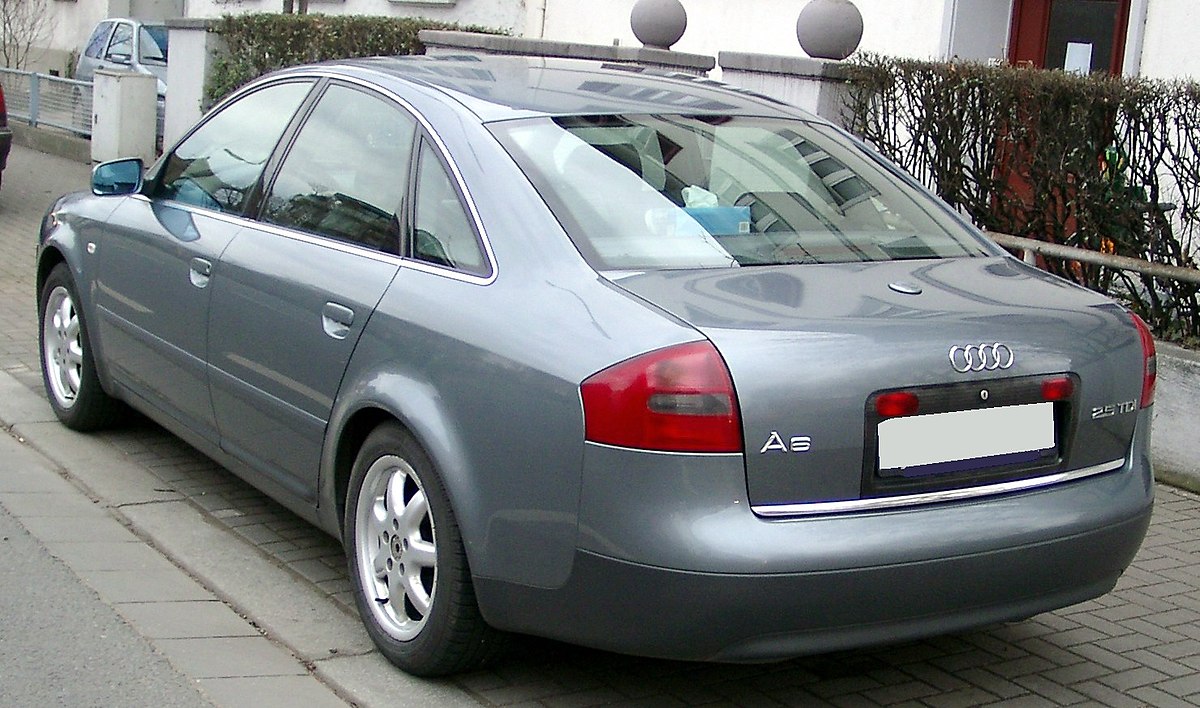 https://upload.wikimedia.org/wikipedia/commons/thumb/b/b5/Audi_A6_C5_rear_20080121.jpg/1200px-Audi_A6_C5_rear_20080121.jpg