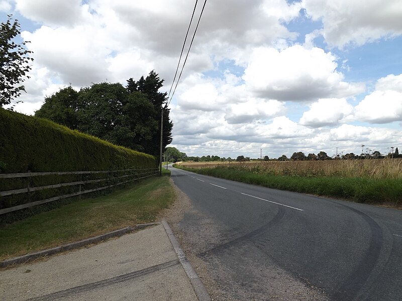 File:B1113 Finningham Road, Candle Street - geograph.org.uk - 5064884.jpg