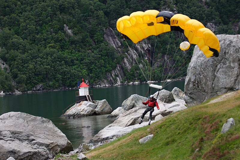 File:BASE jumping Landing.jpg