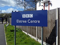 BBC Elstree орталығы, Борхэмвуд (33045615514) .jpg