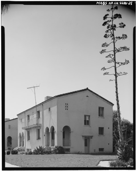 File:BLDG. -103; DOUBLE N.C.O. QUARTERS; EAST AND NORTH FACADES (4166-1) - Fort MacArthur, Pacific Avenue, San Pedro, Los Angeles County, CA HABS CAL,19-SANPE,2-28.tif