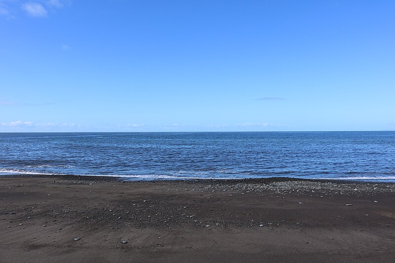 File:Ballantrae Bay - geograph.org.uk - 5715367.jpg