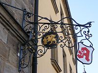 Bayreuth — Mohren-Apotheke (Nasenschild)