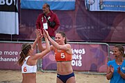 Deutsch: Beachhandball bei den Olympischen Jugendspielen 2018; Tag 5, 10. November 2018; Mädchen, Hauptrunde - Chinese Taipei (Taiwan)-Niederlande 1:2 English: Beach handball at the 2018 Summer Youth Olympics at 11 October 2018 – Girls Main Round – Chinese Taipei (Taiwan)-Netherlands 1:2