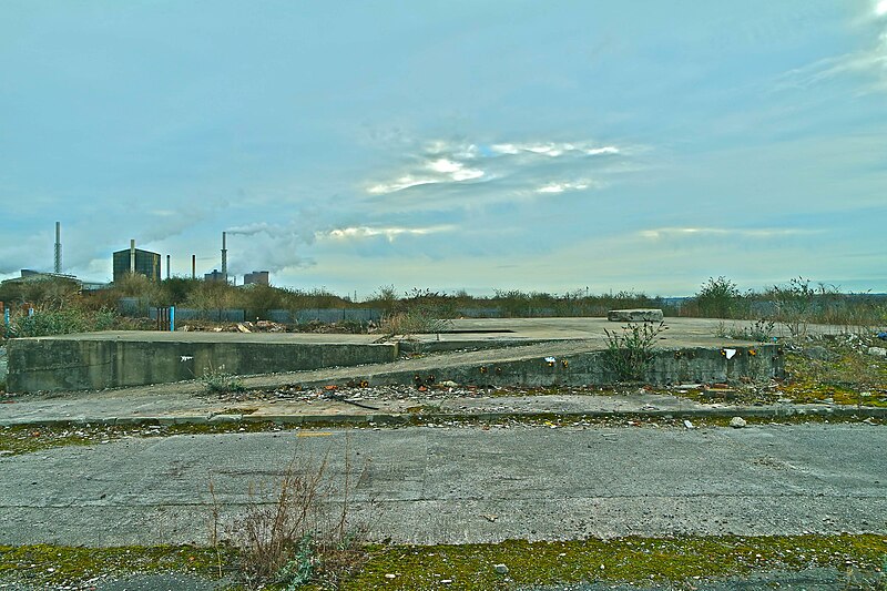 File:Bleak industrial wasteland near Widnes - geograph.org.uk - 4337398.jpg