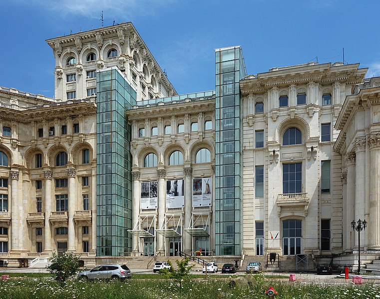 File:Bucarest musee national art contemporain.jpg