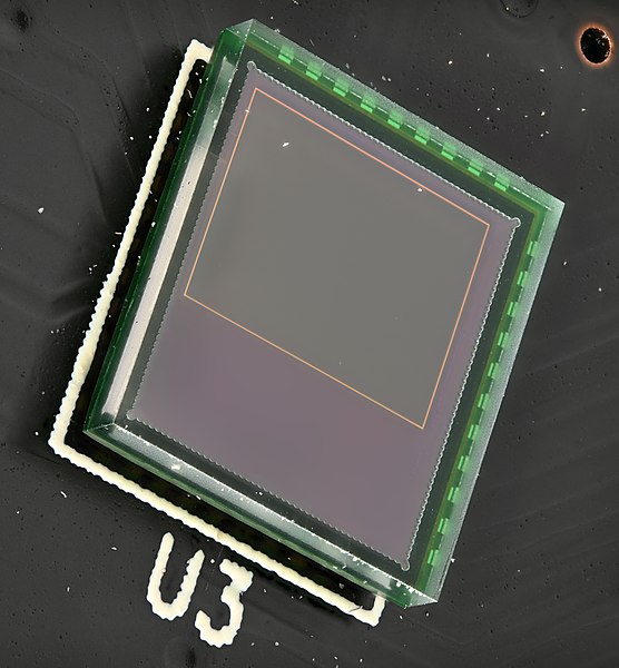 File:CMOS image sensor chip-scale package oblique.jpg