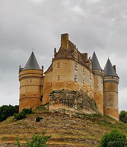 Château de Bannes vue de face.