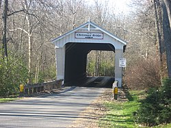 Christman Covered Bridge, sharqiy portal.jpg