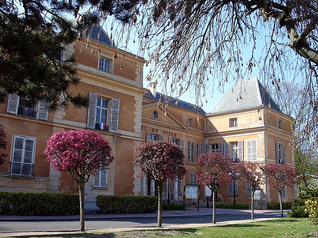 Ang Town Hall of Clichy-Bois-Bois