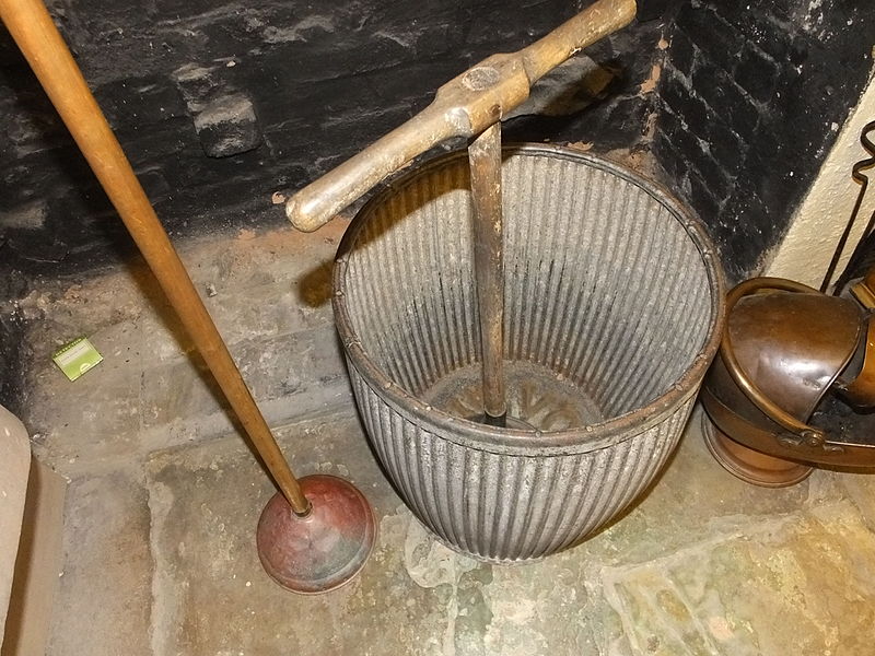 File:Clitheroe museum kitchen display 8637.JPG