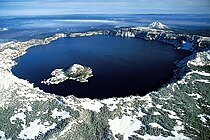 Crater Lake : un grand lac dans un cratère