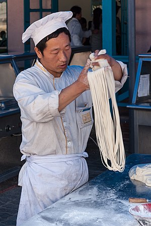 Fideo: Etimología, Historia, Elaboración manual