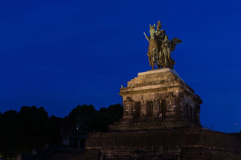 File:Deutsches Eck zur Blauen Stunde.jpg