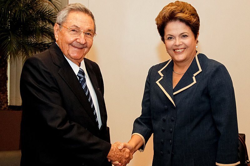 File:Dilma Rousseff e Raúl Castro.jpg