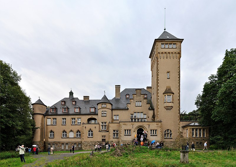 File:Duisburg, Haus Hartenfels, 2011-09 CN-27.jpg