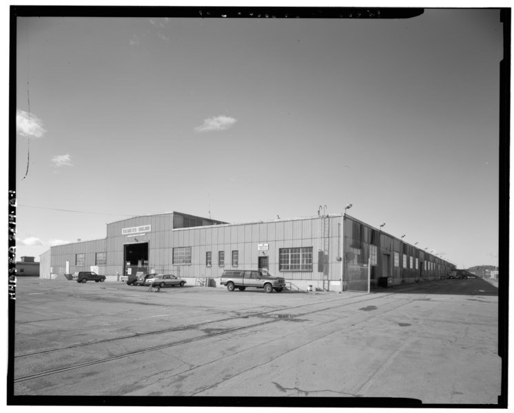 File:EXTERIOR OBLIQUE VIEW OF BUILDING 343, LOOKING WEST. - Oakland Naval Supply Center, Warehouse Type B, Intersection of Third and L Streets, Oakland, Alameda County, CA HABS CAL,1-OAK,16B-1.tif