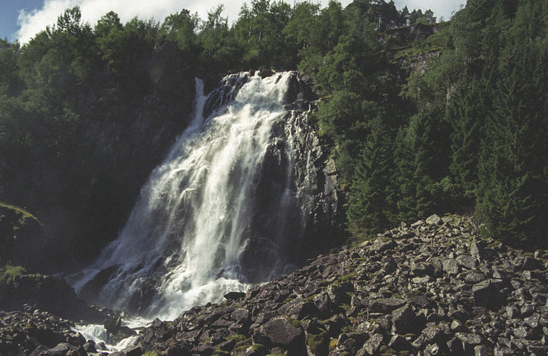 File:Espelandsfossen(Odda)(js)02.jpg