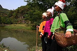 Zhuang in traditionele klederdracht