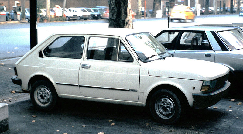 File:Fiat 147 in Italia.JPG