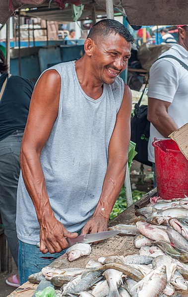 File:Fishmonger flaking.jpg