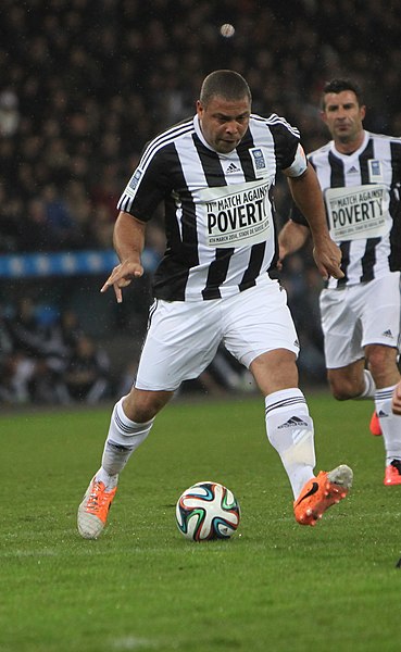 File:Football against poverty 2014 - Ronaldo (3).jpg