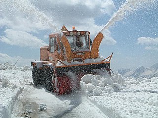 Eine Schneefräse ist ein sowo