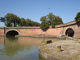 Ponts sur le canal latéral et le canal du Midi