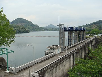 Jezioro i tama Fuchū na rzece Aya