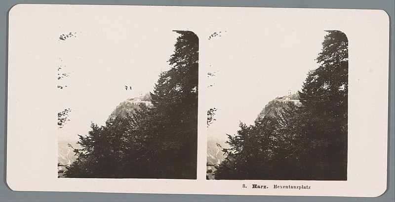 File:Gezicht op de Hexentanzplatz in de Harz Harz. Hexentanzplatz (titel op object), RP-F-00-9006.jpg