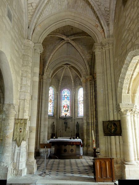 Fichier:Grisy-les-Plâtres (95), église Saint-Caprais, nef, arc triomphal.JPG