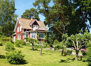 Äldre villa vid Hörningsnäsvägen