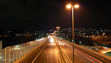 Die Hüttentalstraße in Siegen-Mitte bei Nacht