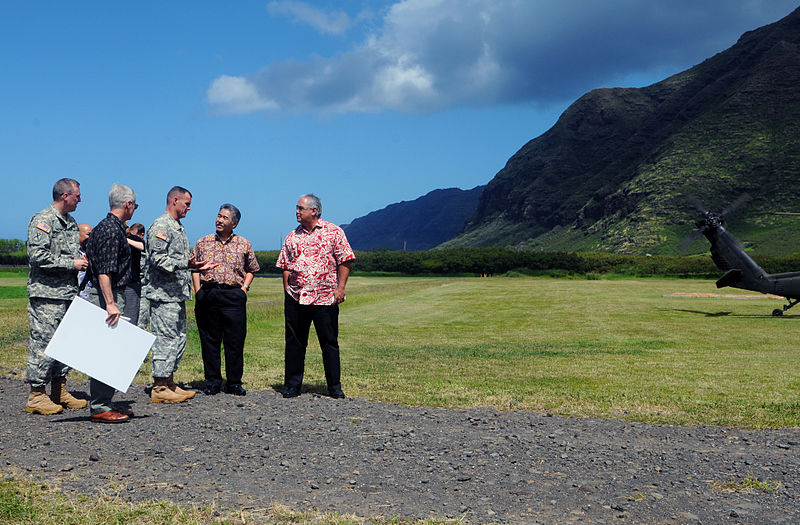 File:Hawaii governor visits Fort Shafter 150323-A-TR316-004.jpg