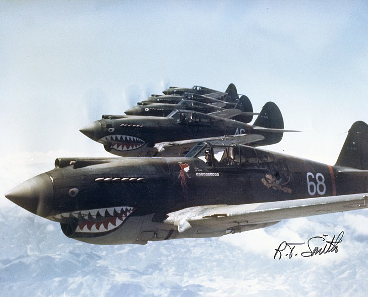 742px-Hells_Angels%2C_Flying_Tigers_1942
