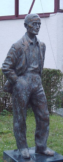 Hermann Hesse Statue in Gaienhofen