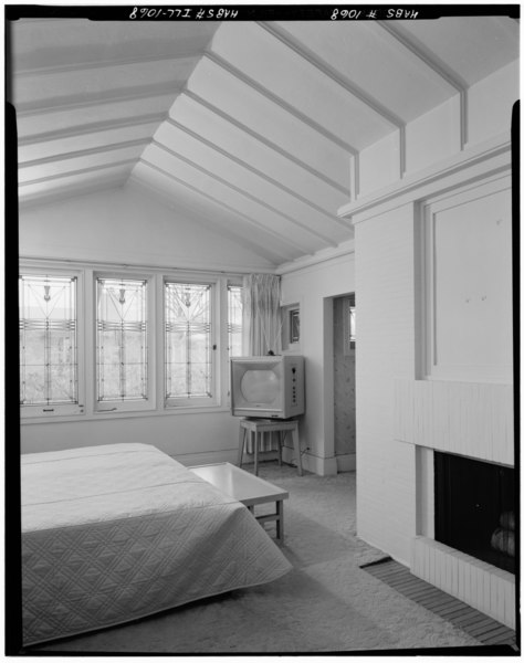 File:Historic American Buildings Survey Richard Nickel, Photographer July 1967 ORIGINAL LIVING ROOM-DINING ROOM OF SERVANTS' QUARTERS IN NORTH UNIT, LOOKING EAST - Babson Stable and HABS ILL,16-RIVSI,1A-7.tif