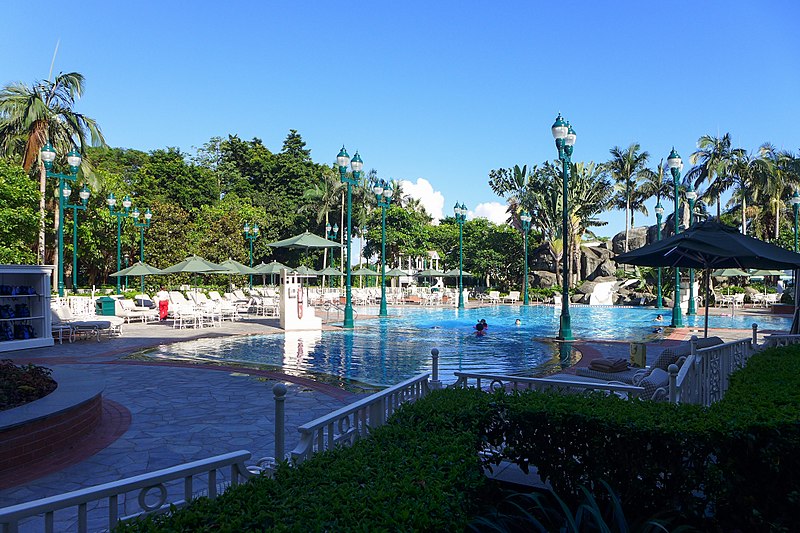 File:Hong Kong Disneyland Hotel Outdoor Pool 2017.jpg