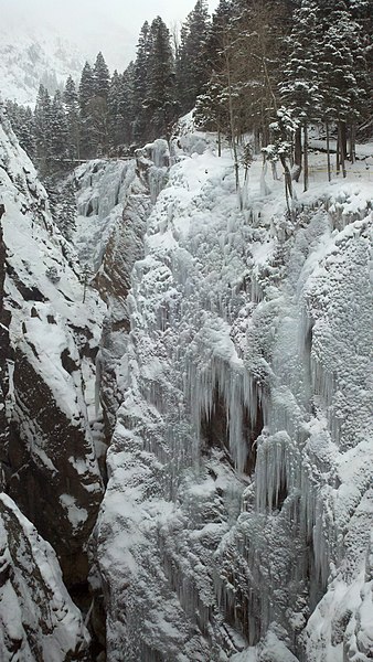 File:Icicles in Ouray - panoramio.jpg